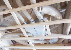 施工中のダクト